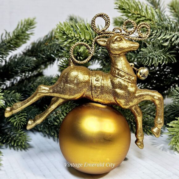 Vintage Golden Ready Reindeer On Glass Ball Christmas Tree Ornament W Bell 3d - Picture 3 of 14